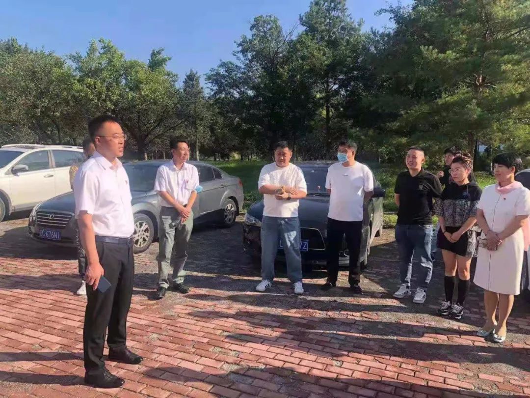 巩固脱贫攻坚成果，，，，，，，，助力乡村振兴——k1体育集团向岫岩县黄花甸镇关门山村送驻村干部工作(图3)